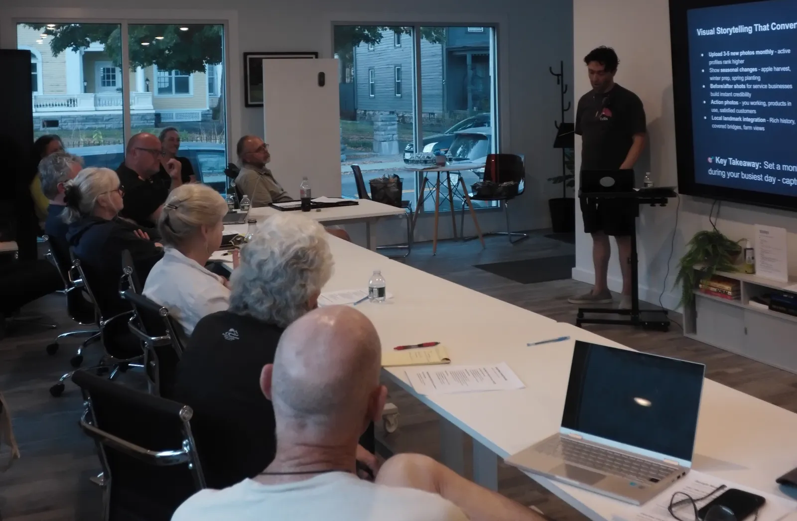 Andrew Flynn leading a Google Maps workshop at The Valley Hub
